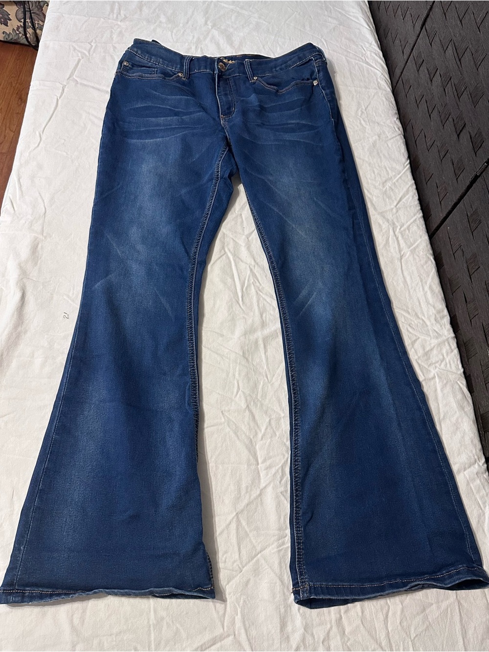 Seven7 Women's Flare Jeans